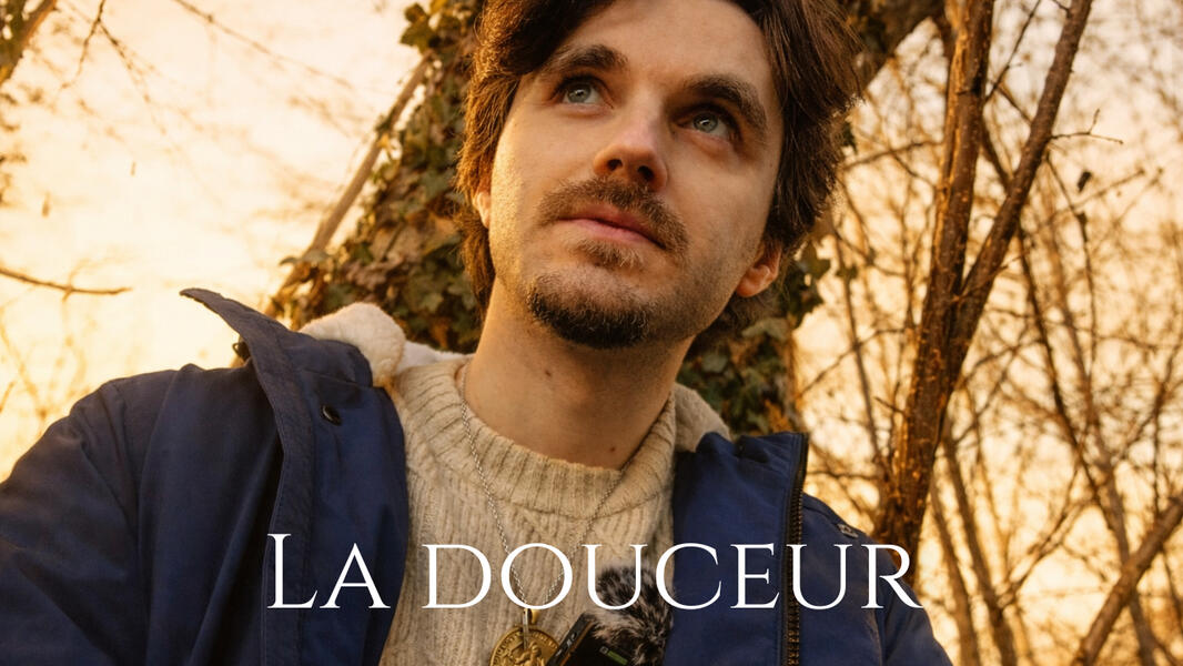 Je porte la croix de la douceur.